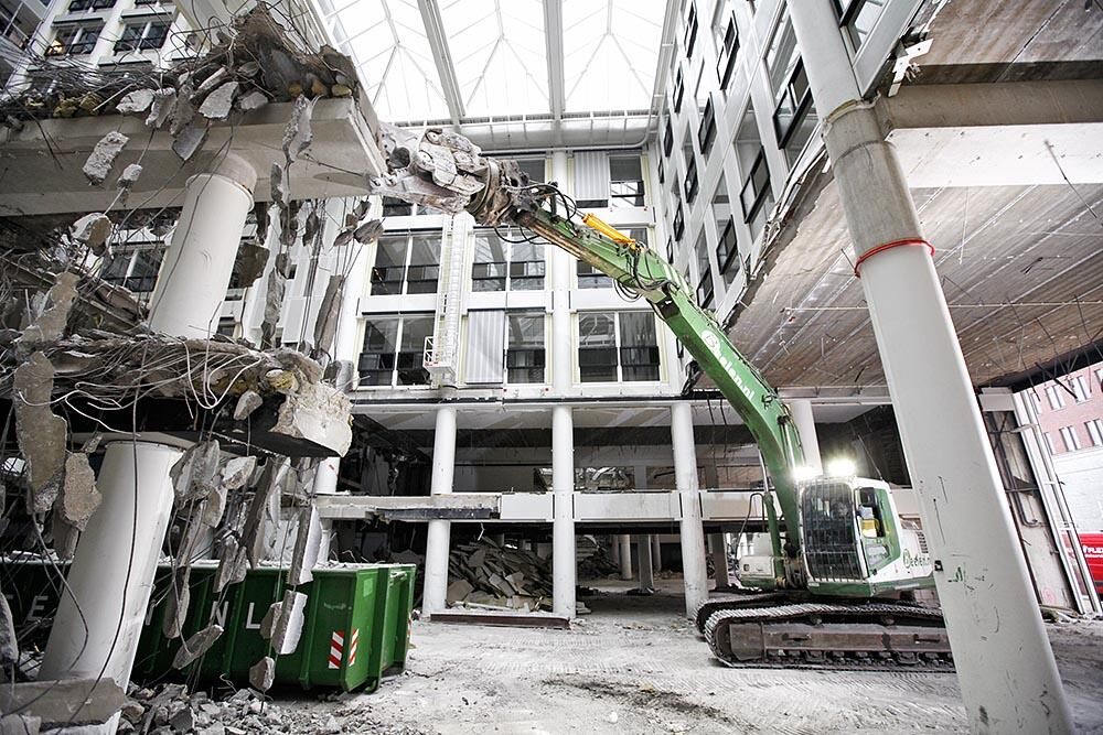 Adex Groep stript en ontmantelt PoortCentraal te Den Haag