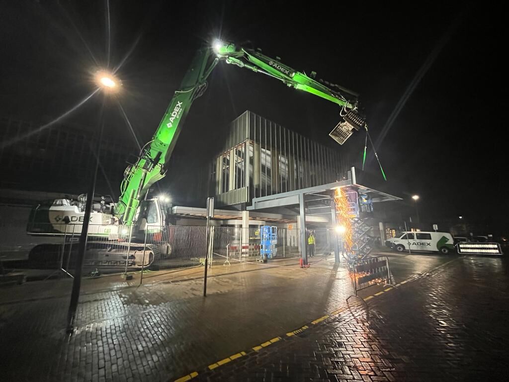 Eerste handeling duurzame sloop RadboudUMC